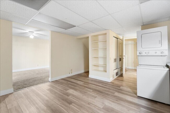 Building Photo - 2717 Knollwood Dr