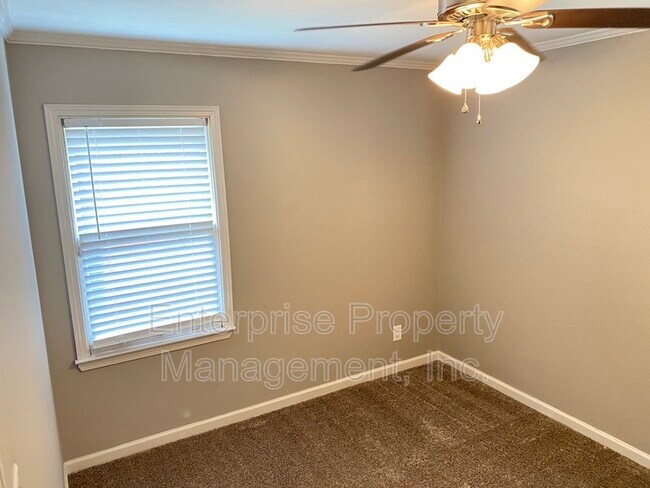 Building Photo - 1623 Delmont Rd