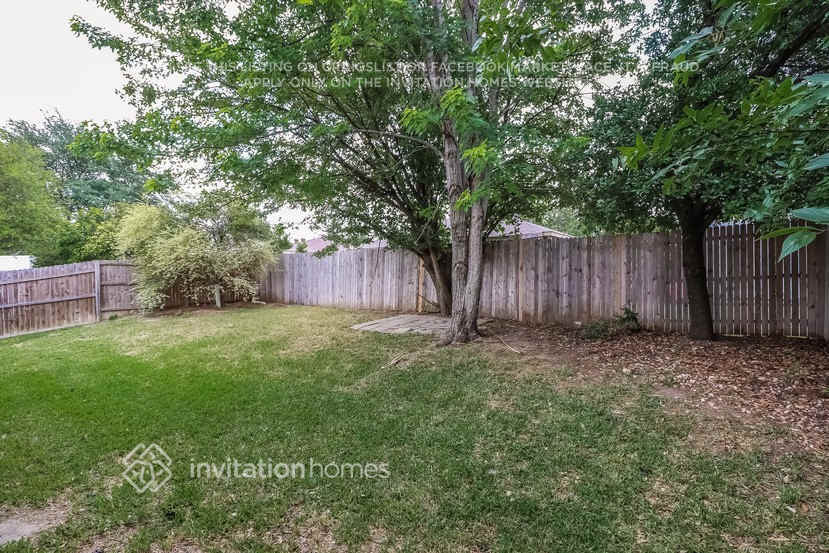 Building Photo - 5813 Northfield Dr