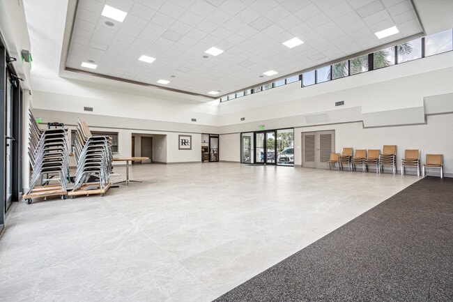 Building Photo - 1000 River Reach Dr