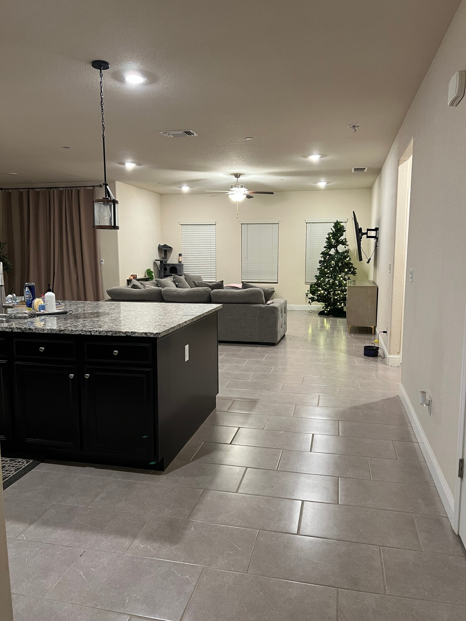 Building Photo - 432 Noble Dr