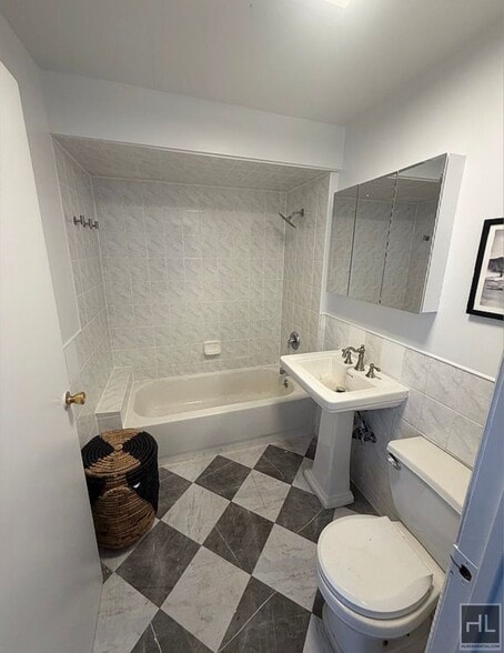 Building Photo - LINCOLN AVENUE