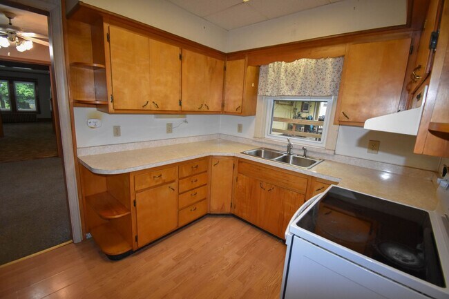 Building Photo - Large Home in Loganton with 1 Car Garage!