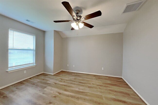 Building Photo - 22076 Knights Cove Dr