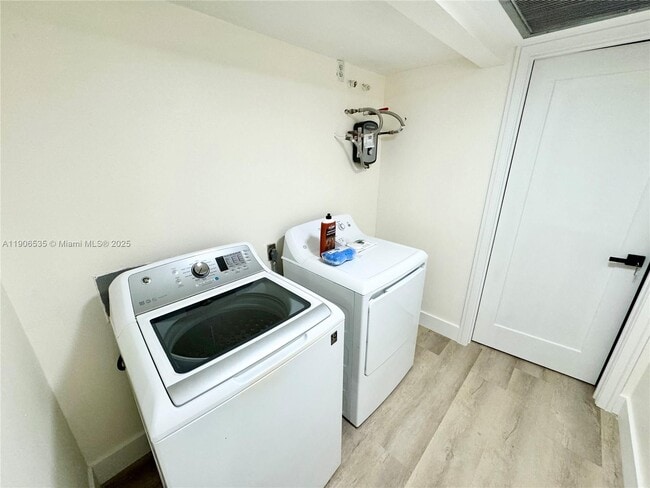 Building Photo - 16401 Bridge End Rd