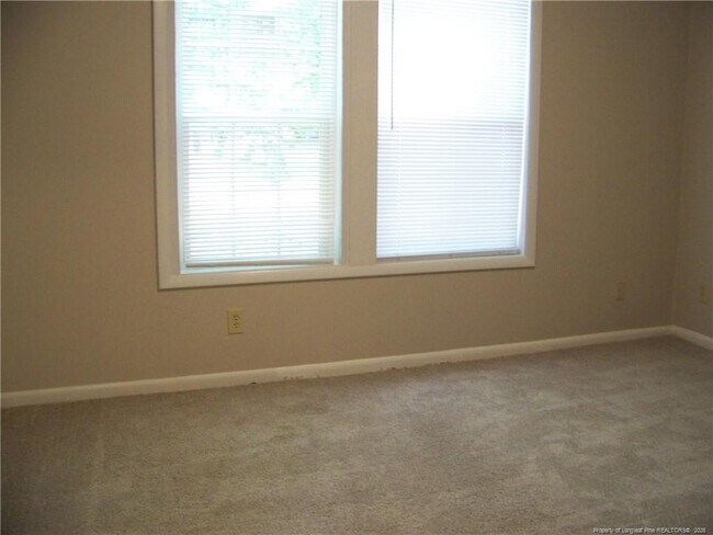 Building Photo - 1022 Brookhollow Dr