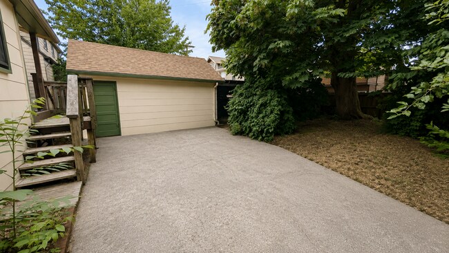Building Photo - Corvallis Duplex