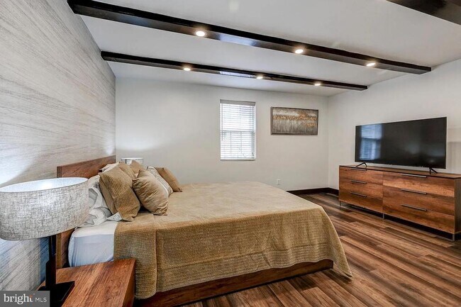 Building Photo - 4002 Linkwood Rd