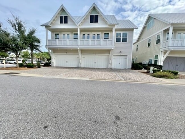 Building Photo - 15 E Milestone Dr