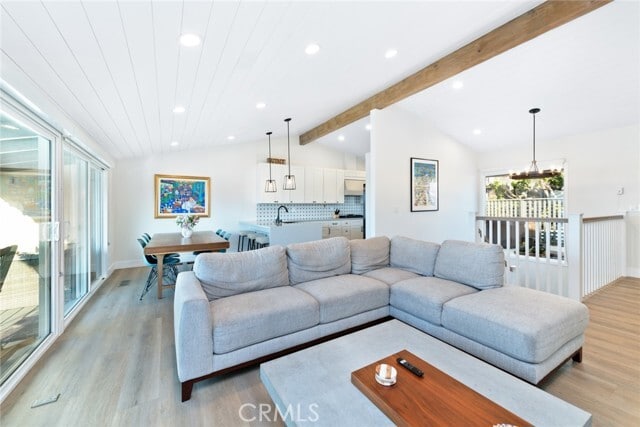 Building Photo - 303 Esperanza