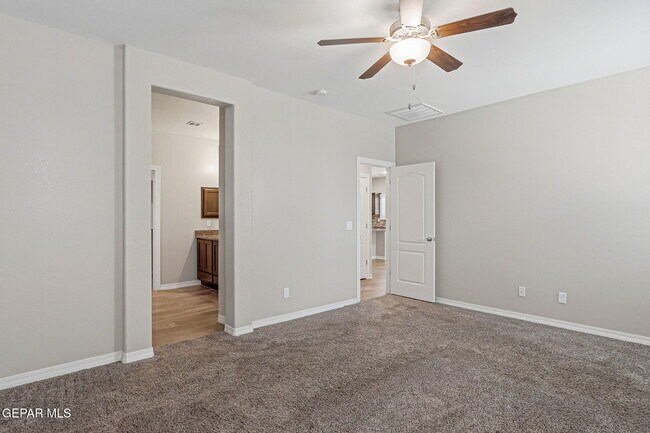 Building Photo - 14828 Tierra Coruna Ave