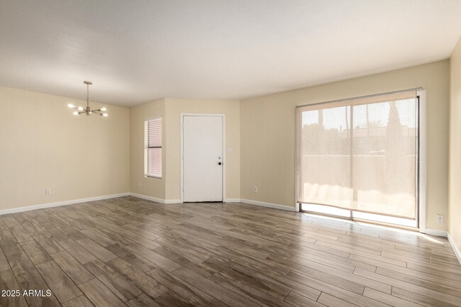 Building Photo - 2040 S Longmore