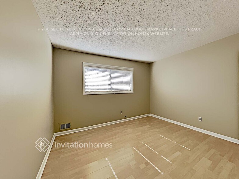 Building Photo - 125 S Falcon Bluff