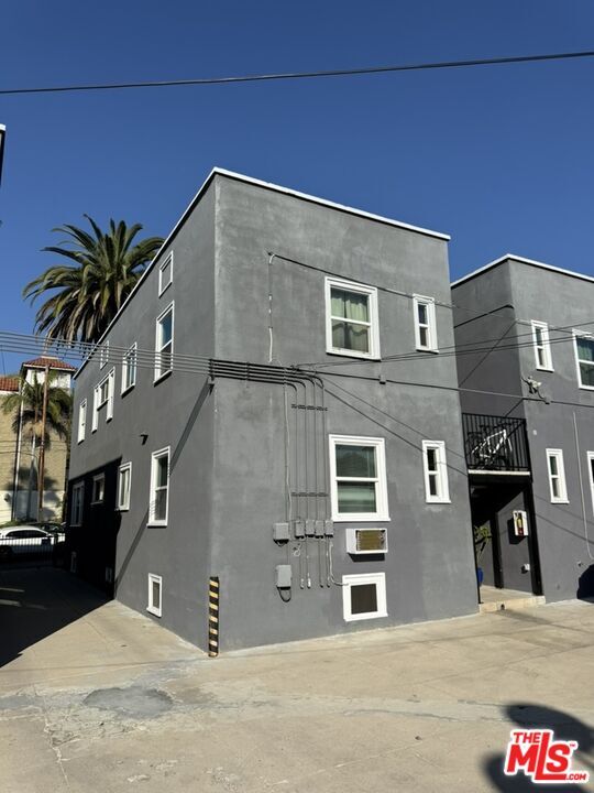 Building Photo - 5526 Franklin Ave