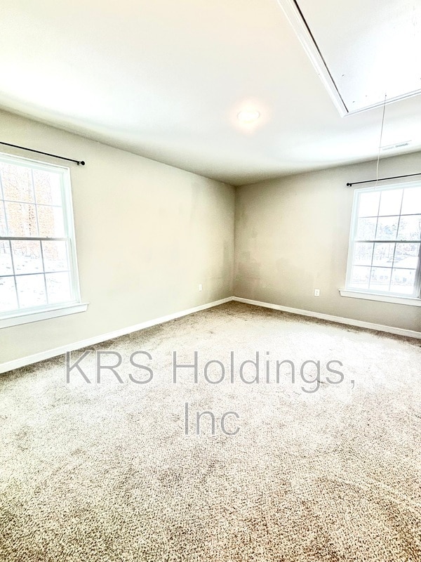 Building Photo - 6093 Flintstone Dr