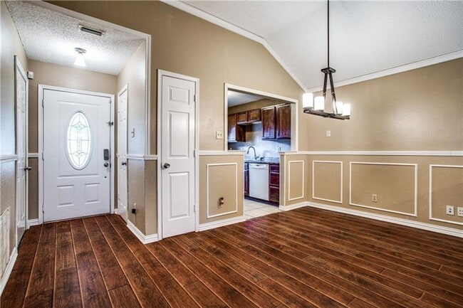 Building Photo - Beautiful Three Bedroom Home in Fort Worth!