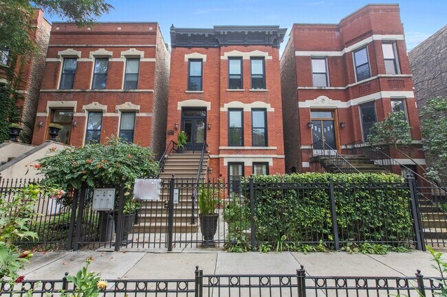 Primary Photo - 1903 W Evergreen Ave