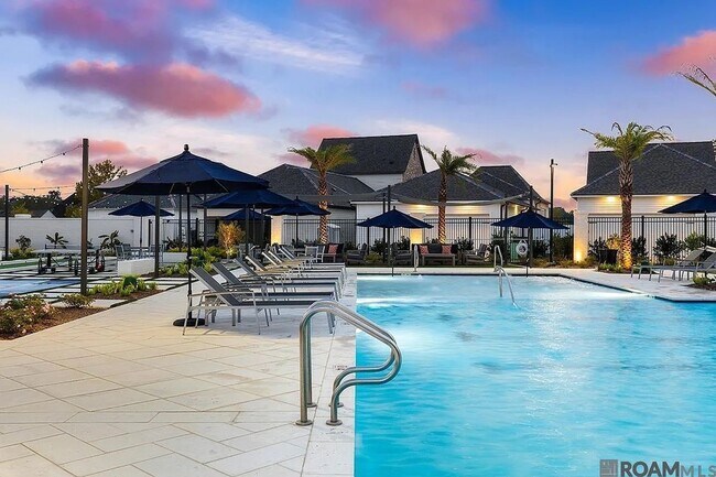 Building Photo - 3 Bedroom Home in Rouzan |Community Pool