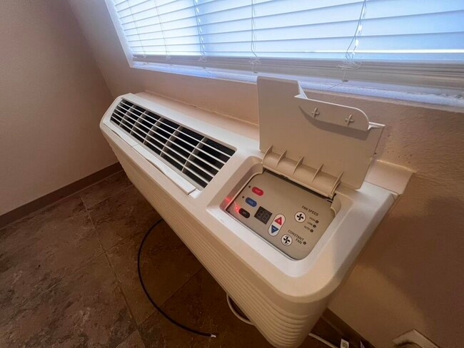 Building Photo - 502 U.S. Rte 66