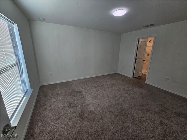 Building Photo - 1138 SW 14th Terrace