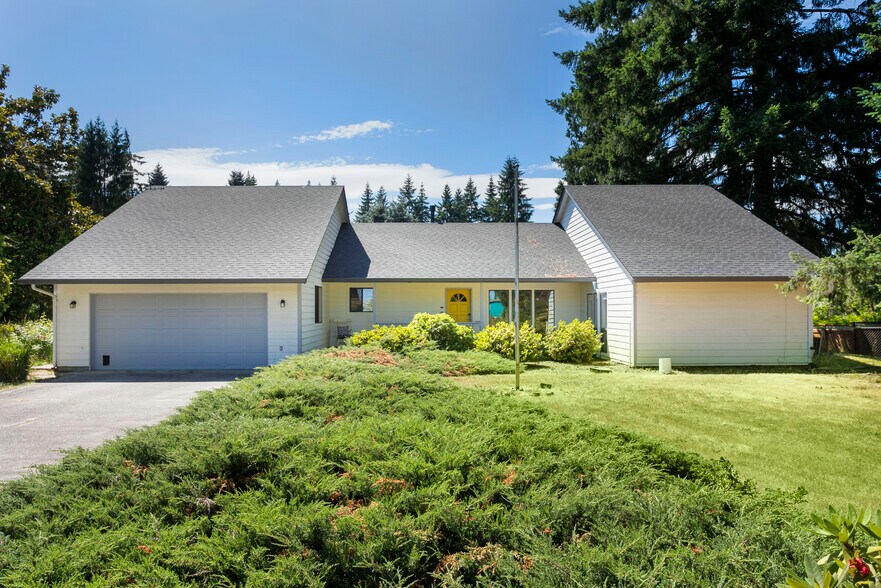 Building Photo - 23600 NE 10th Ave