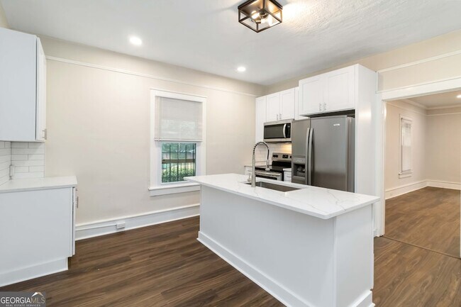 Building Photo - 2141 Fairburn Rd SW