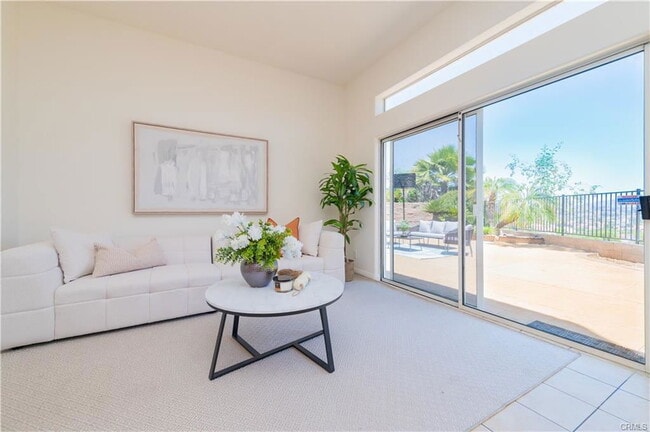 Building Photo - 338 Calle Vista