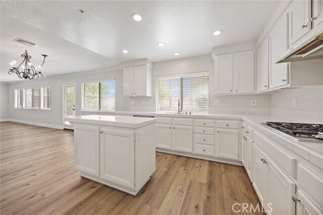 Building Photo - 1427 E Cisneros Ln