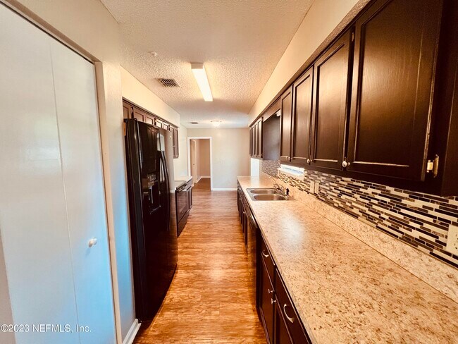 Building Photo - 4652 Antelope St