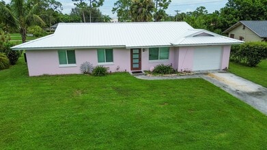 Building Photo - 1323 Torreya Cir