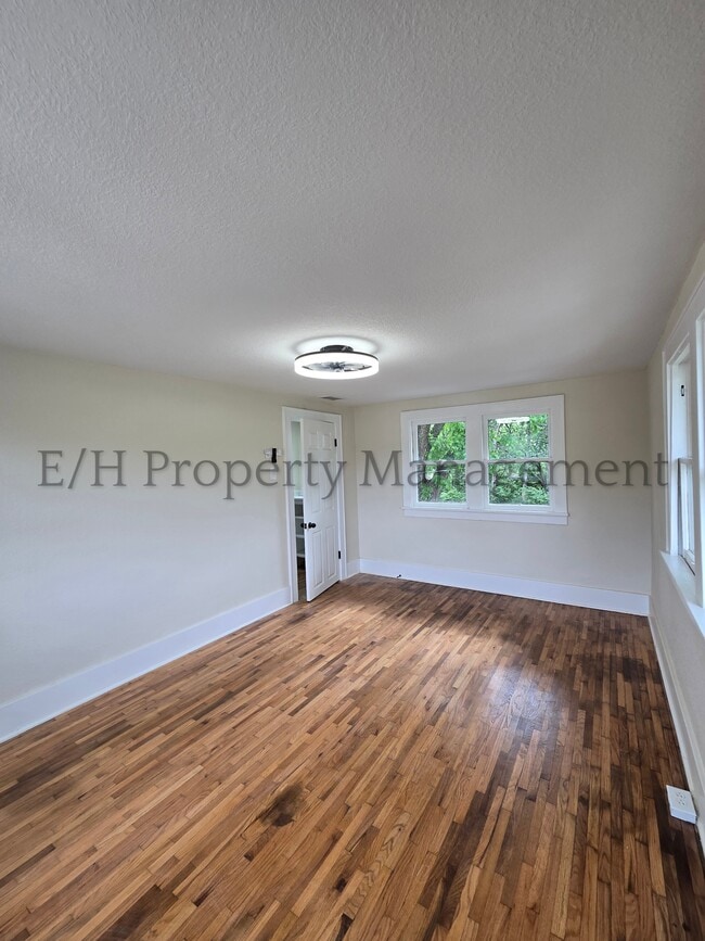 Building Photo - 244 N Athenian Ave