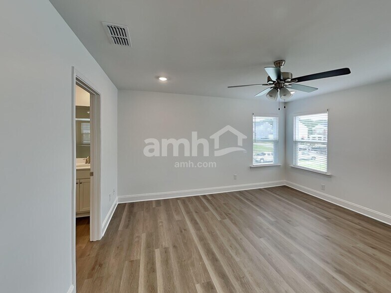 Building Photo - 212 Argea Dr