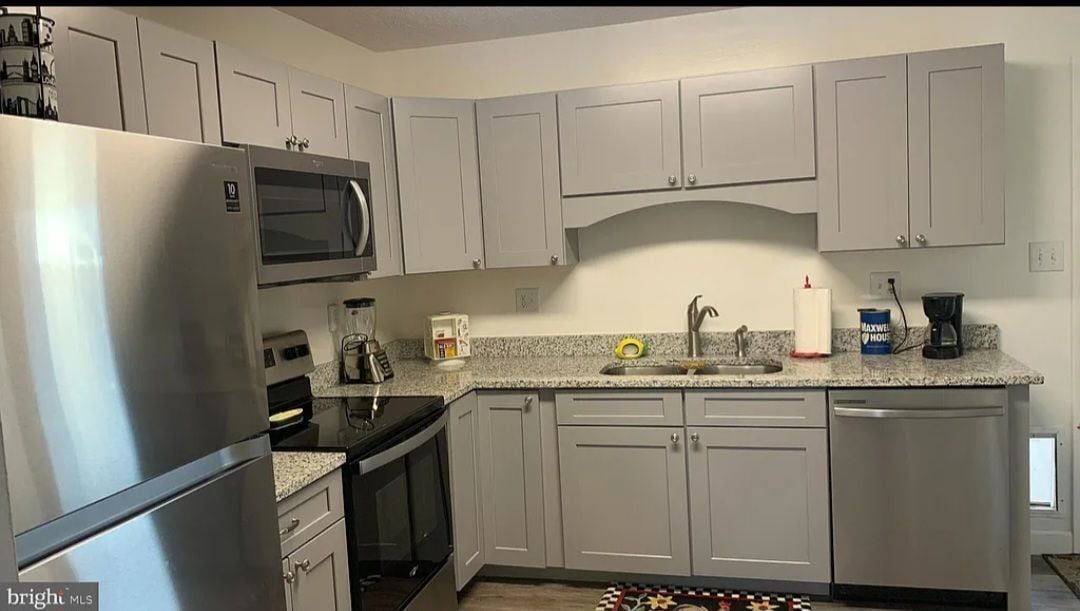 Building Photo - 1126 Wadewood Ct