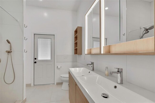 Building Photo - 18405 N 30th St