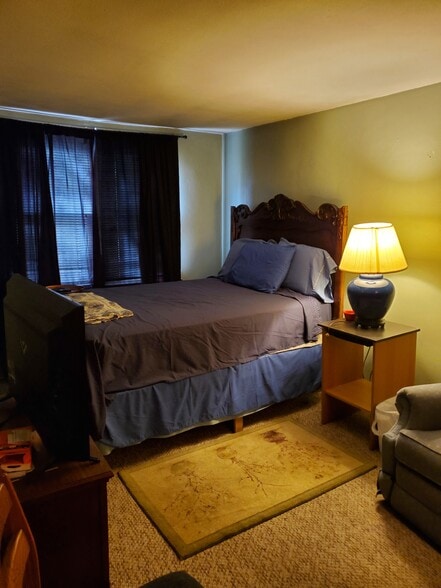 Primary Photo - 6828 Scanlan Ave