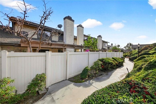 Building Photo - 2351 Applewood Cir