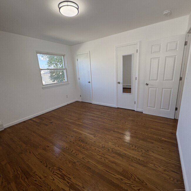 Building Photo - 45 Birdsey St