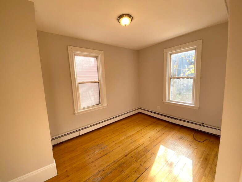 Building Photo - 1576 Tremont St