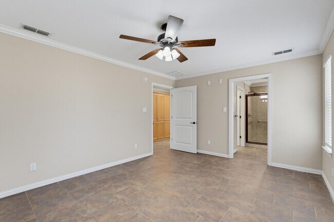 Building Photo - 286 Pilgrim Rd