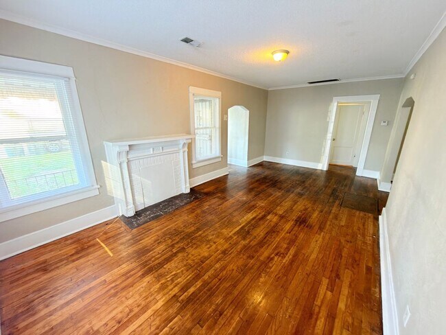 Building Photo - Charming 3-Bedroom Home in Memphis, TN — Move-In Special!