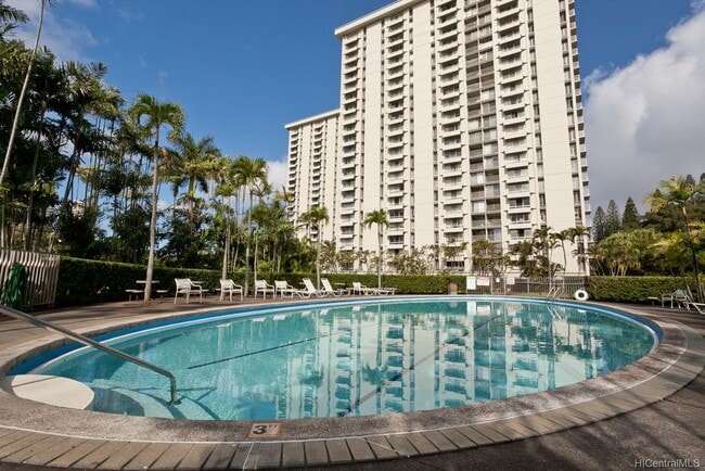 Building Photo - 1511 Nuuanu Ave