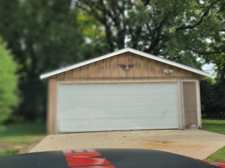 Building Photo - 224 N Eagle St