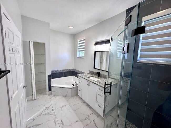 Building Photo - 21405 Ingraham Ave Rd