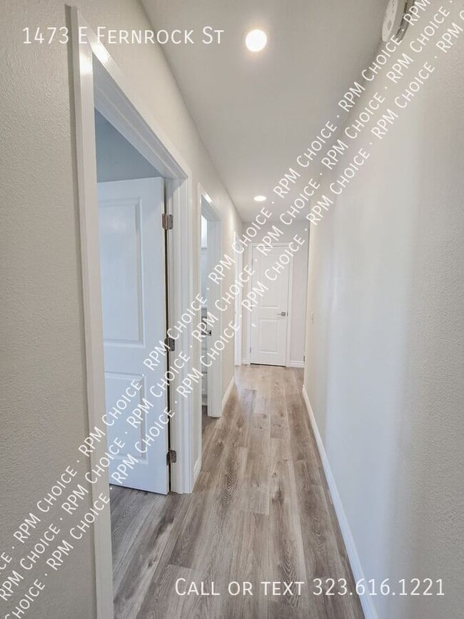 Building Photo - 1473 E Fernrock St