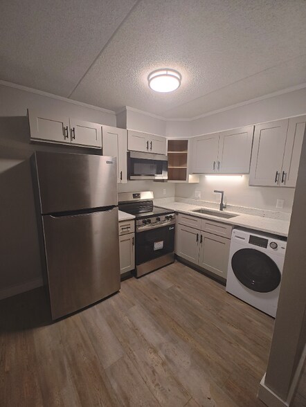 Building Photo - 2718 Painter Ave SW