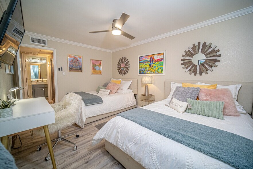 Building Photo - 910 Duncan Ln