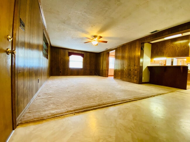 Building Photo - 4663 Rosewood Dr