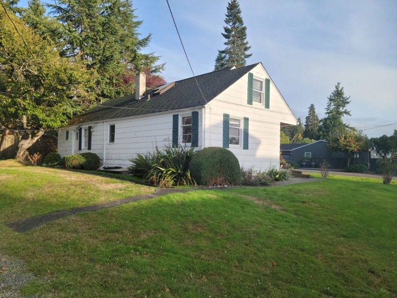 Building Photo - 2836 61st Ave SE