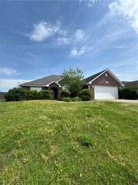 Building Photo - 2330 N Stonecrest Dr