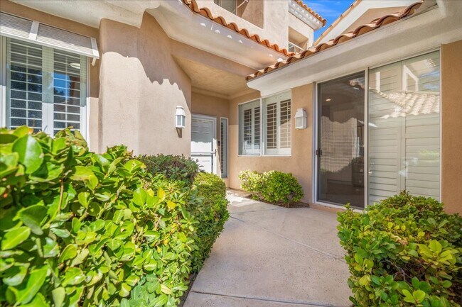 Building Photo - Modern, Elegant Fully Furnished 3 Bedroom Home in Spanish Trails